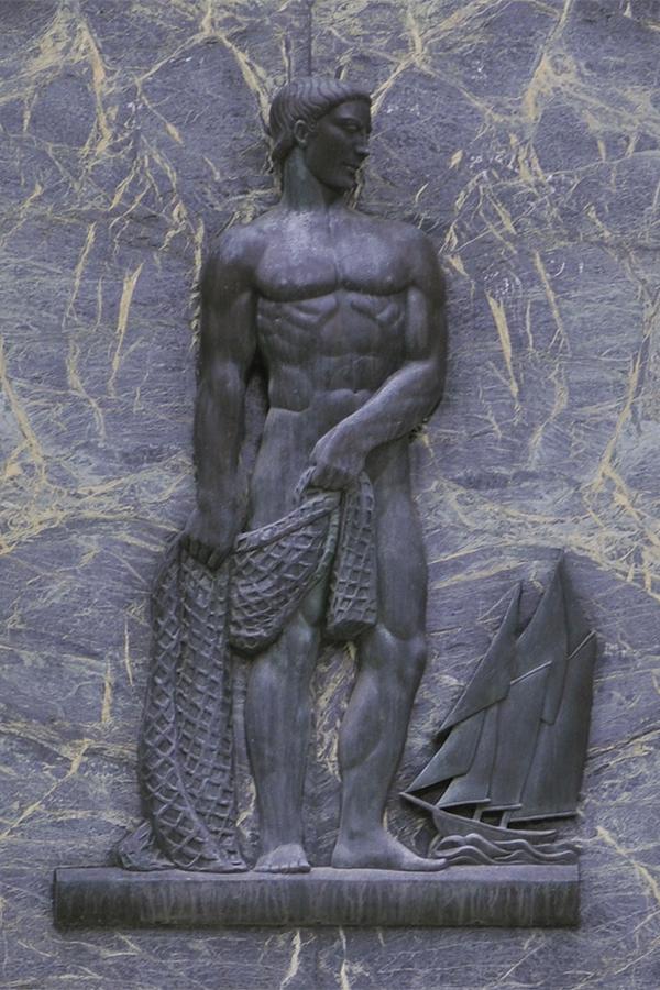 Série de sept images de sculptures de bronze néoclassiques, chacune représentant une figure aux côtés d’objets représentant une industrie.
