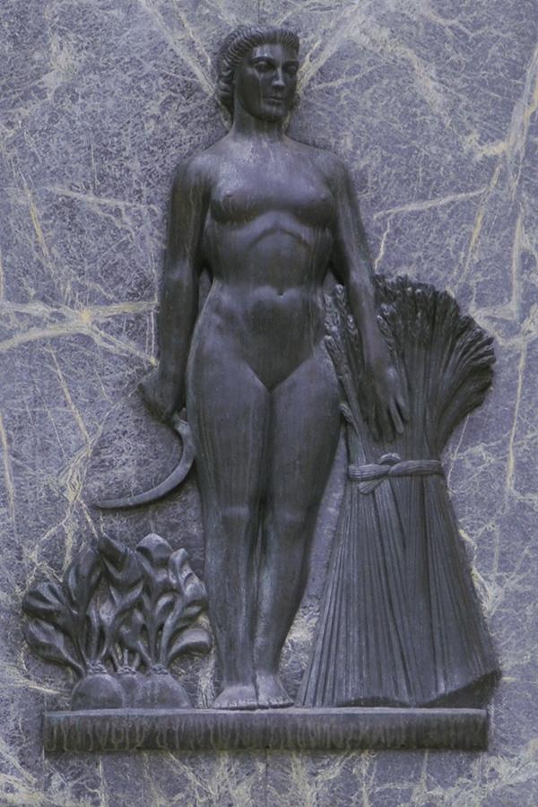 Série de sept images de sculptures de bronze néoclassiques, chacune représentant une figure aux côtés d’objets représentant une industrie.