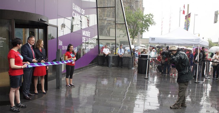 cérémonie d’inauguration sous la pluie