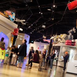 visiteurs dans un musée visiteurs dans un musée