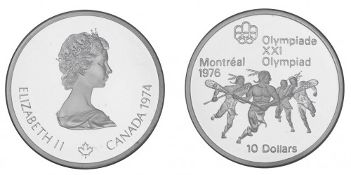 Deux faces de la pièce olympique en argent montrant la reine Elizabeth II d’un côté et des joueurs de crosse de l’autre.